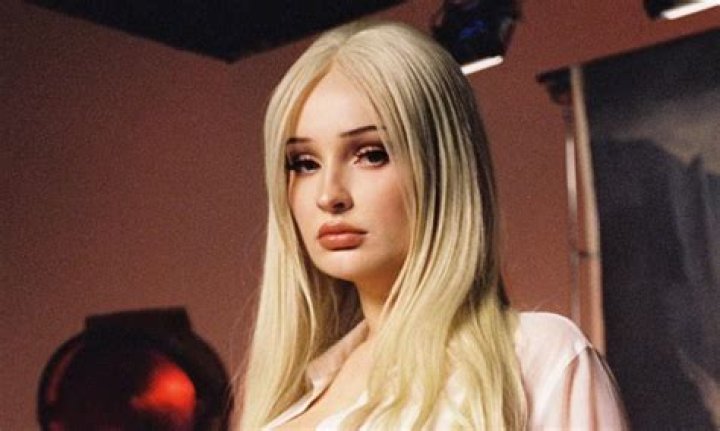 Kim Petras's Firey Grammys Glam Included Glass Skin and a Ruby Lip