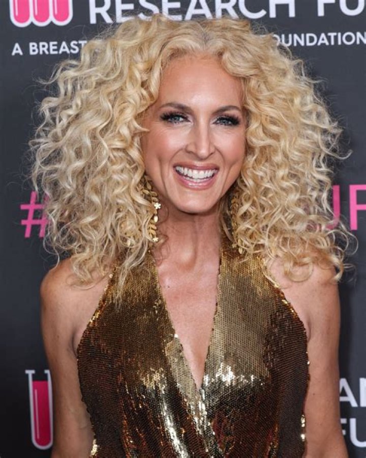 Kimberly Schlapman's Net Worth How Much Is The Country Superstar Worth?