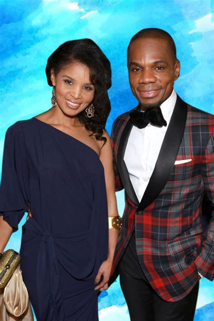 Kirk Franklin Surprises His Wife At Airport Essence
