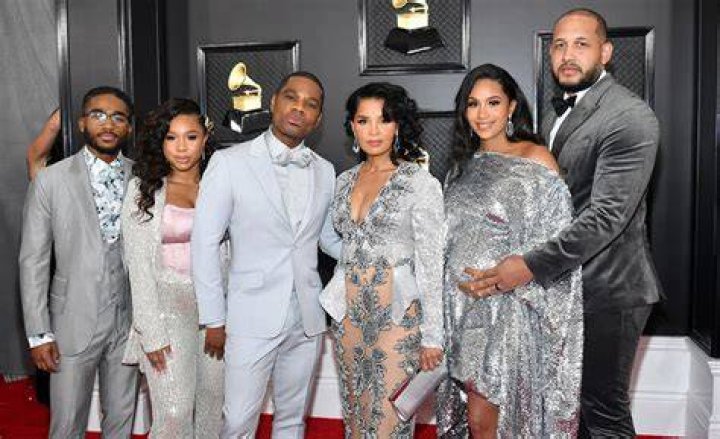 Kirk sends prayers to Kobe's family at Grammys — EEW Magazine