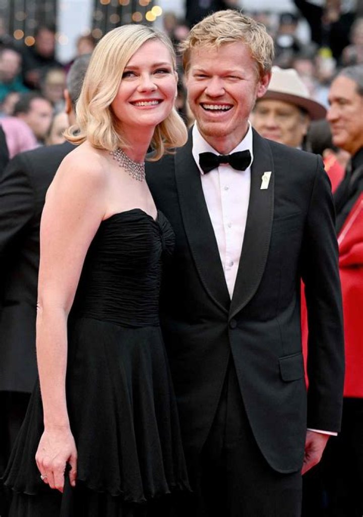 Kirsten Dunst and Jesse Plemons Hold Hands in Cannes Photos