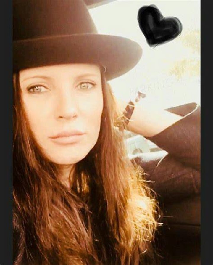 Know Erin Everly Net Worth and her early life, career,relationship