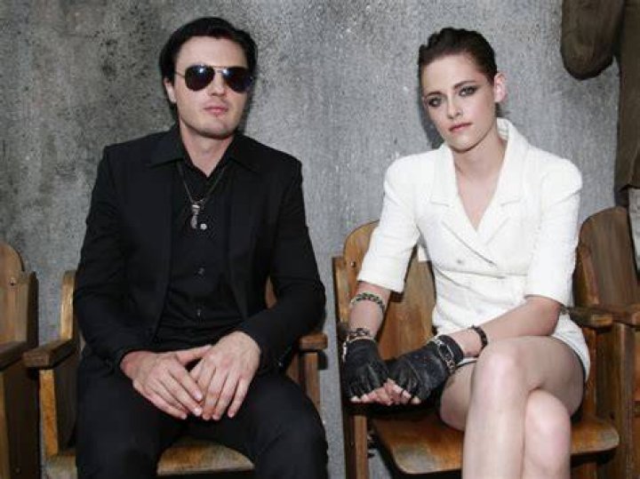 Kristen Stewart Dating Boardwalk Empire Actor Michael Pitt?