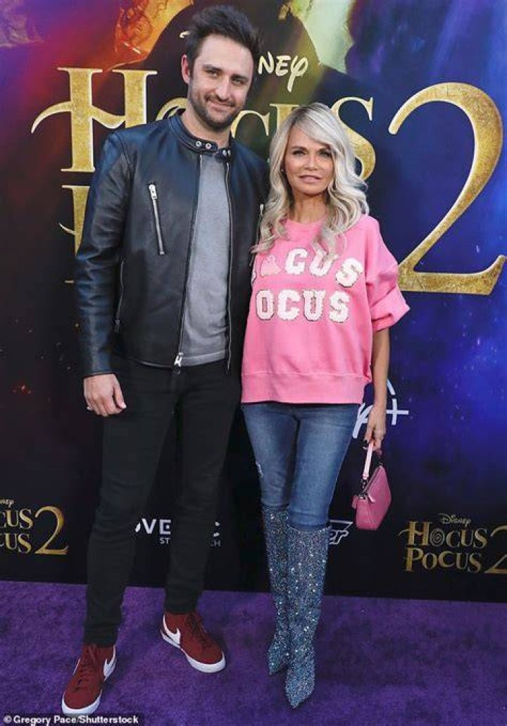Kristin Chenoweth, 55, MARRIES Josh Bryant, 41, at romantic Texas