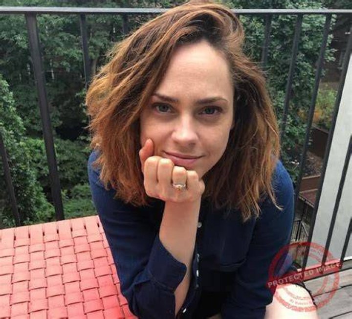Kristina Dourif Tanoue Bio, Age, Birthday, Fiona Dourif, Net Worth, Movies