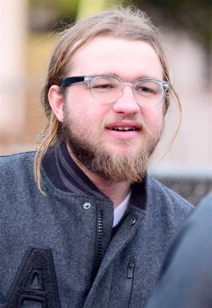kult Angus T. Jones Azra Magazin