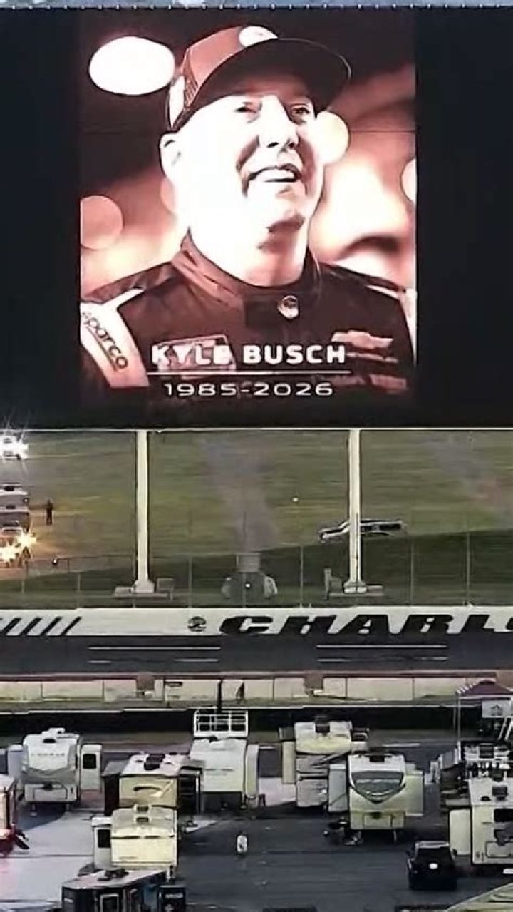 Kyle Busch Gives Fans BehindtheScenes View of NASCAR Awards Ceremony