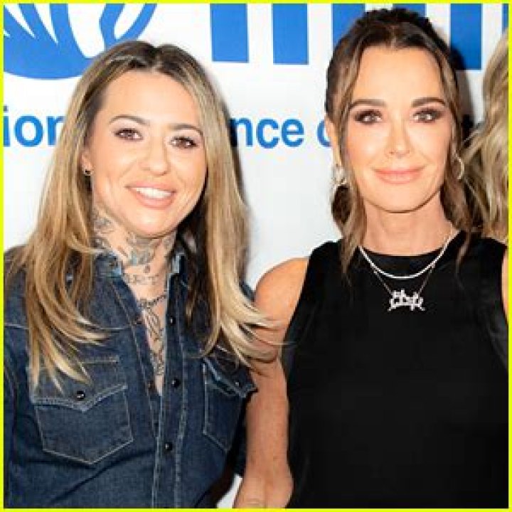 Kyle Richards Hangs Out With Wade Just Before Evading Dating