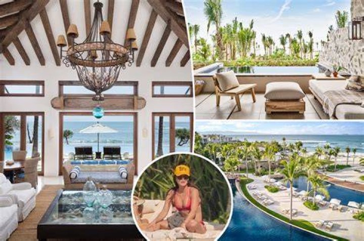 Kyle Richards in Mexico