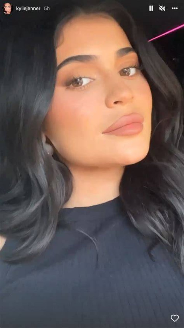 Kylie Jenner looks unrecognizable in no makeup in 1,500 sweats