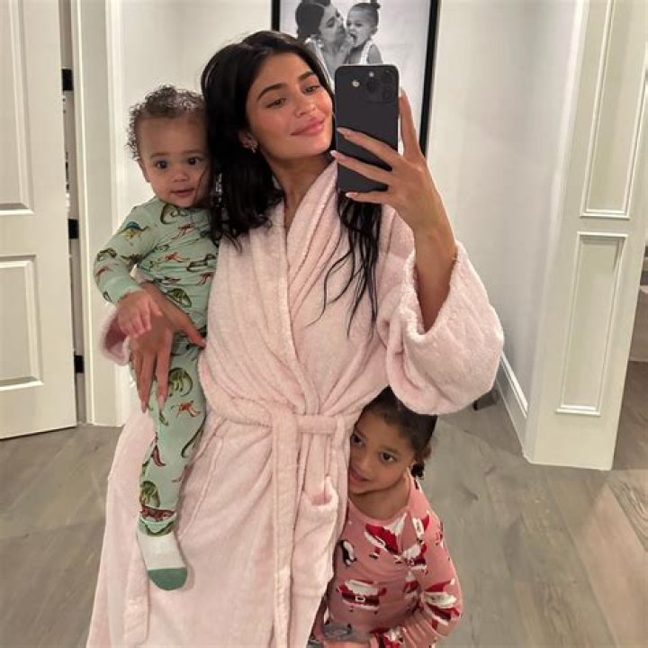 Kylie Jenner's Real Size Height, Weight & More (Beyond the Filters)