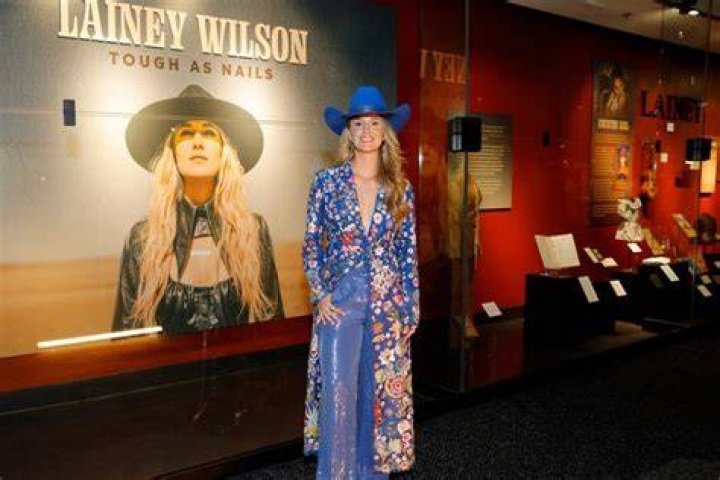 Lainey Wilson r/Man_Cave