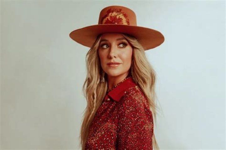 Lainey Wilson Roots of a Superstar