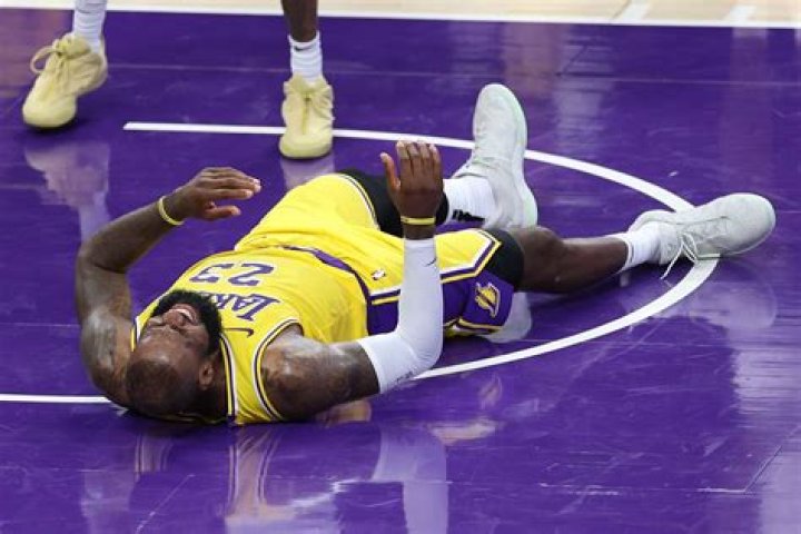 Lakers Notes Flopping In LA, Max Christie, Cam Reddish, Bronny James