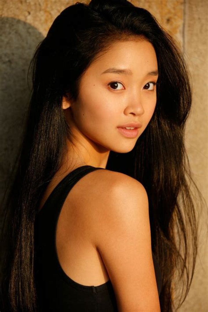 Lana Condor's Beauty Looks Deserve A Few Love Letters, Too https//r29