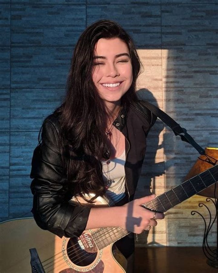 Larissa Liveir Bio, Wiki, Boyfriend, Height & Net Worth Biography on
