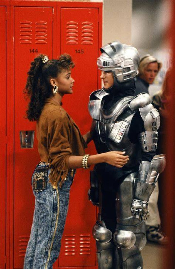 Lark Voorhies Says Saved by the Bell Costar Elizabeth Berkley Called