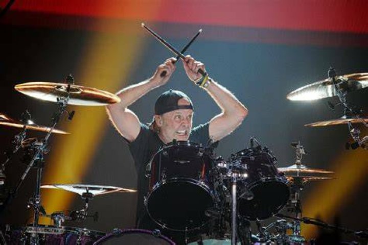 Lars Ulrich's Wife Jessica Miller Shows Off Killer Curves As She Dances