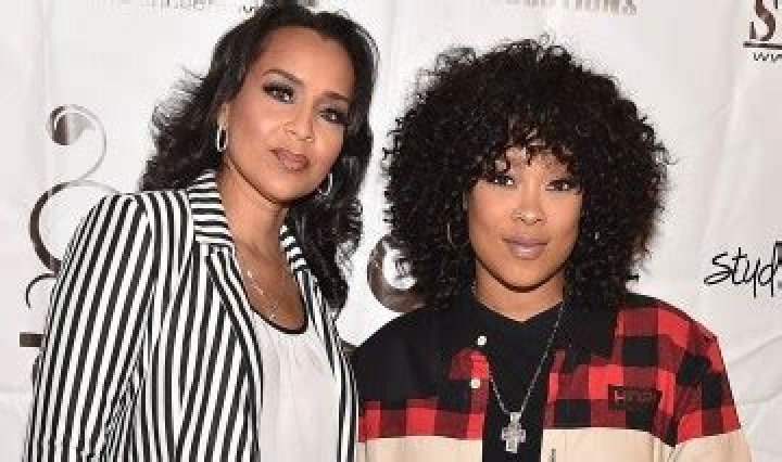 Latest Celebrity Sisterly Love Da Brat & LisaRaye Bond As Pregnant