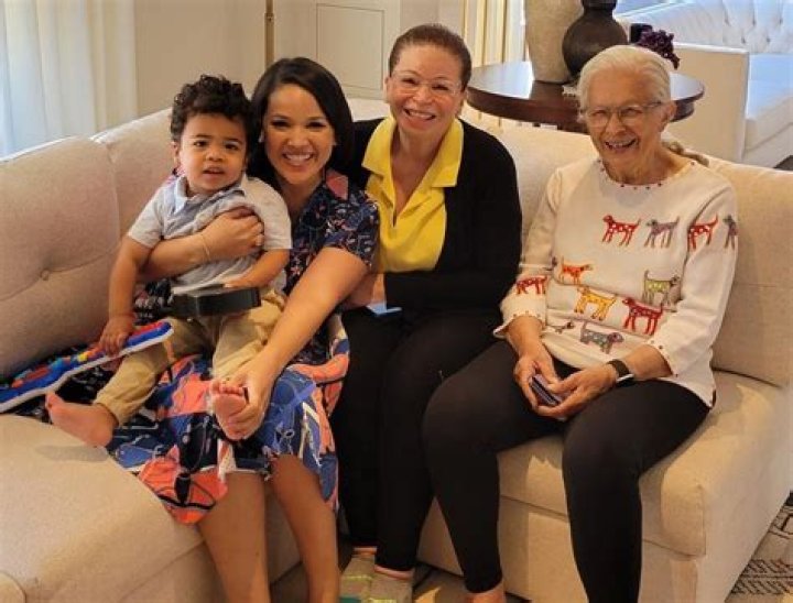 Laura Jarrett Ethnicity And Parents Does She Have Siblings? Family And