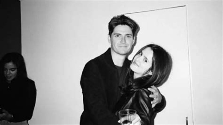 Laura Marano Boyfriend Is The Royal Treatment Actress Still Dating
