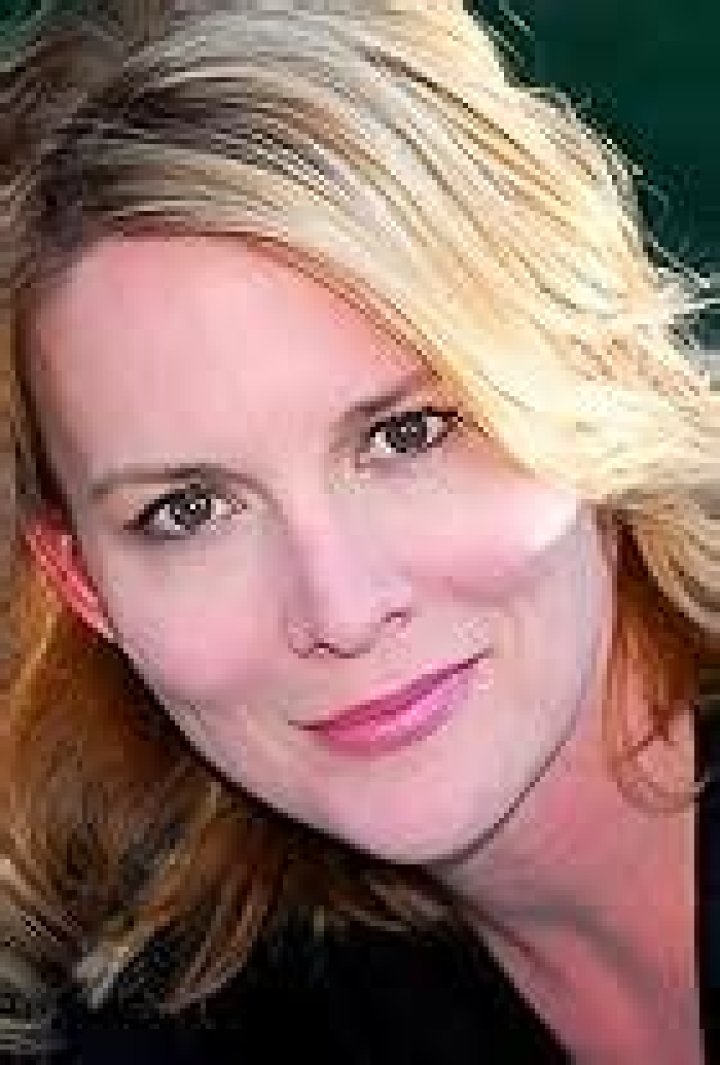 Laurel Holloman IMDb