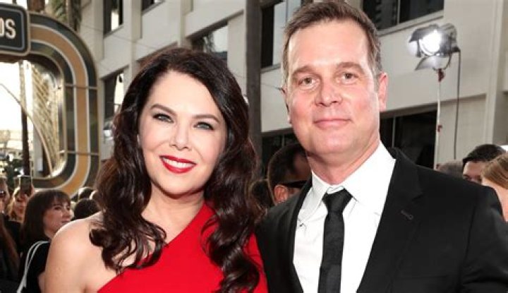 Lauren Graham husband is Peter krause? What is the relationship behind?
