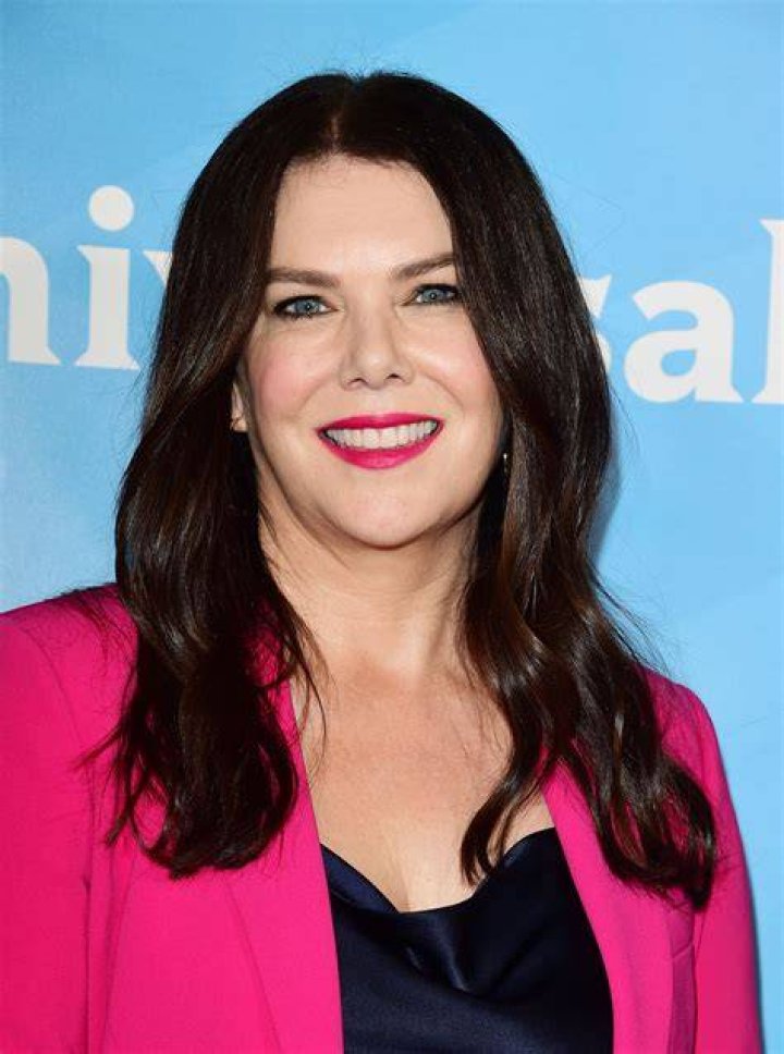 Lauren Graham's Two TV Daughters Meet For the First Time! Photo