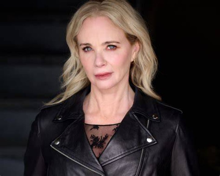 Lauren Holly Bio, Net Worth, Husband, Jim Carrey, Francis Greco, Kids
