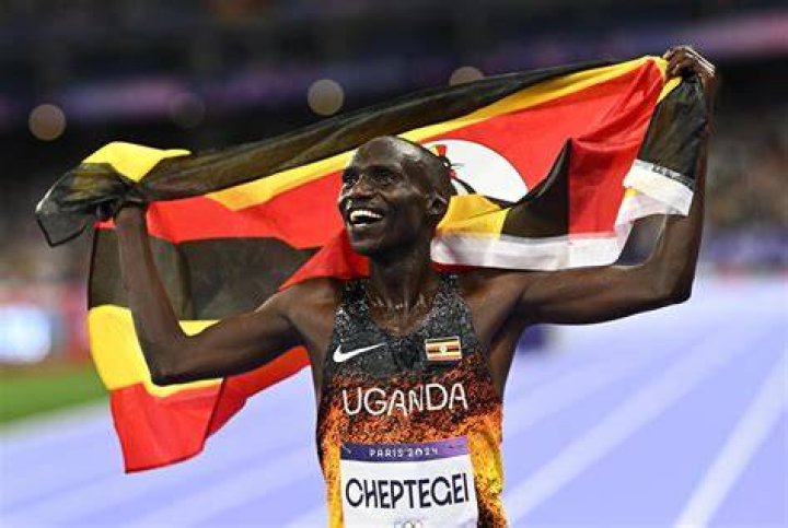 &ldquo;Mọt s&aacute;ch&rdquo; Joshua Cheptegei tham vọng x&ocirc; đổ kỷ lục thế giới 10.000m của