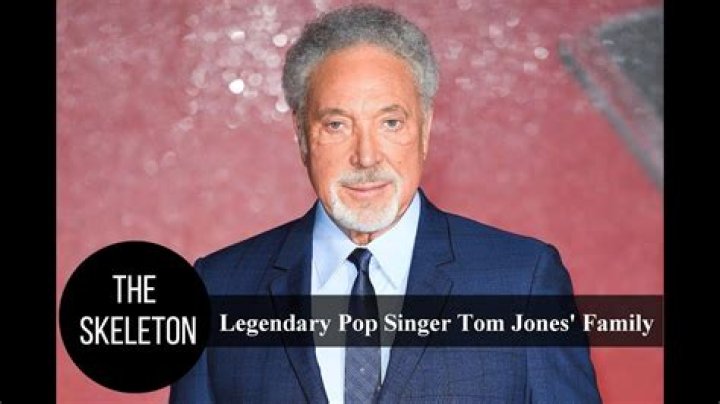 Legendary pop singer Tom Jones and his family Sir tom jones