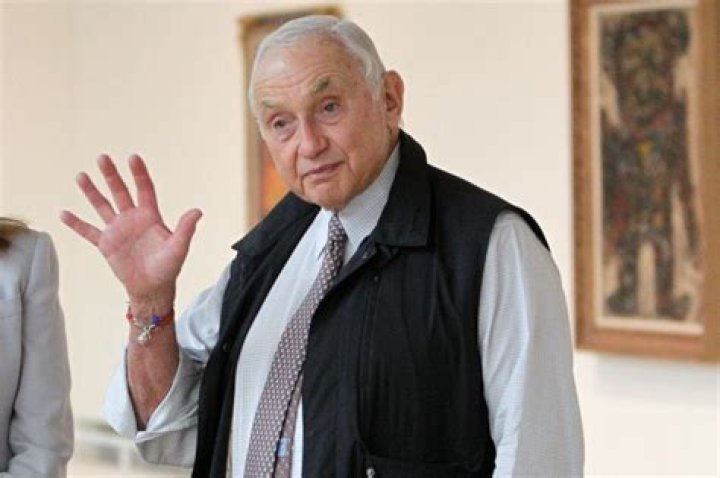 Les Wexner agrees to give written deposition in Epsteinrelated case
