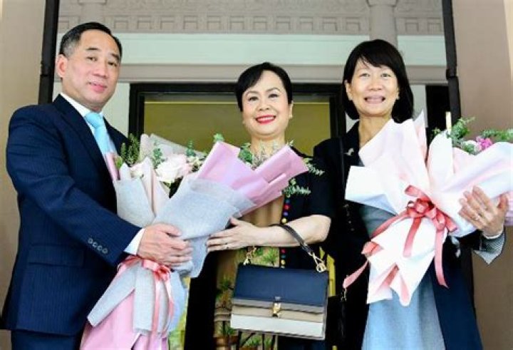 Lik Ling Wiki (Tan Chuanjin Wife) Age, Kids, Parents, Net Worth
