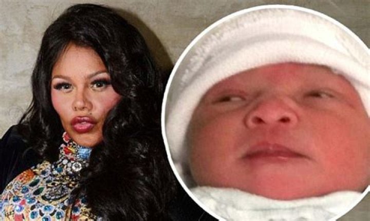 Lil Kim celebrates 40th birthday sharing first photo of daughter Royal