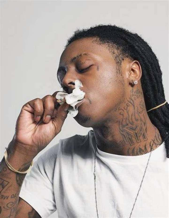 Lil-Wayne-height-weight-body-statistics Lil Wayne Smoking