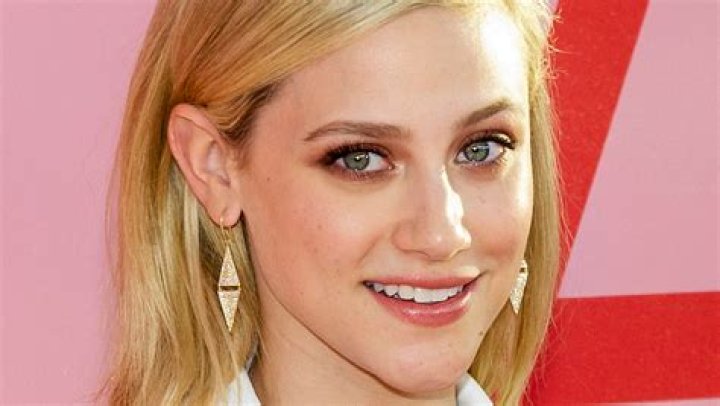 Lili Reinhart Net Worth, Bio, Height, Family, Age, Weight, Wiki 2023
