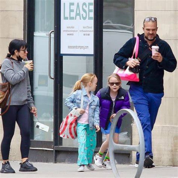 Lily Allen and sis 'know how to argue' Chronicle