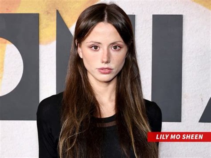 Lily Mo Sheen Bio, Age, Height, Career, Personal Life, Boyfriend, Net Worth