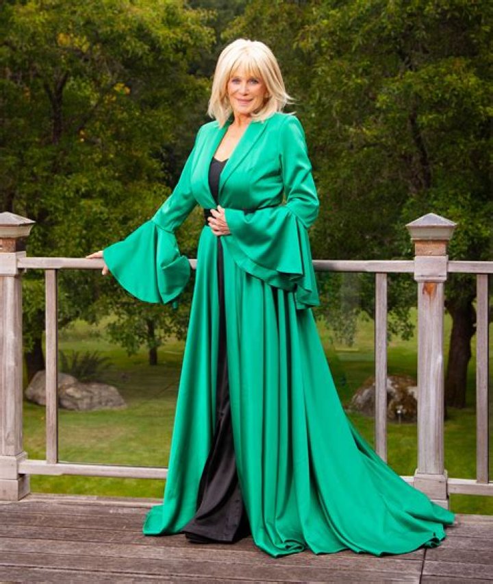 Linda Evans 2023 dating, net worth, tattoos, smoking & body