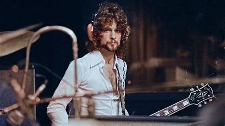 Lindsey Buckingham's Wife Kristen Messner Files for Divorce