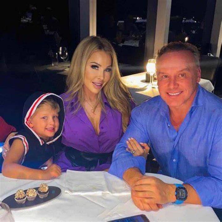 Lisa Hochstein Talks CoParenting with Ex Lenny Hochstein