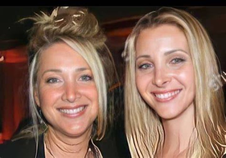Lisa Kudrow siblings Meet Helene Marla Kudrow, David B. Kudrow and
