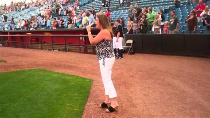 Lisa Sparks singing National Anthem YouTube