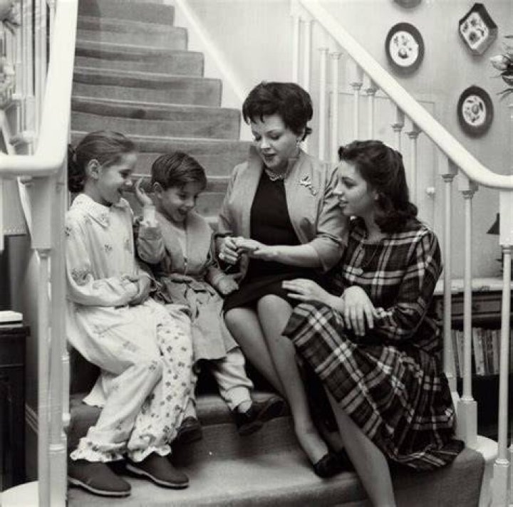 Liza Minnelli and Lorna Luft Talk About Mom Judy Garland's Legacy