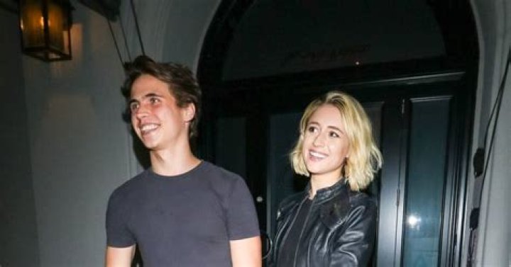 Lizze Broadway Boyfriend Who is the Actress and TV Star dating in 2021