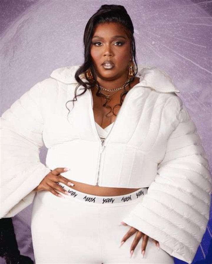 Lizzo Measurements Height, Weight, Age & More