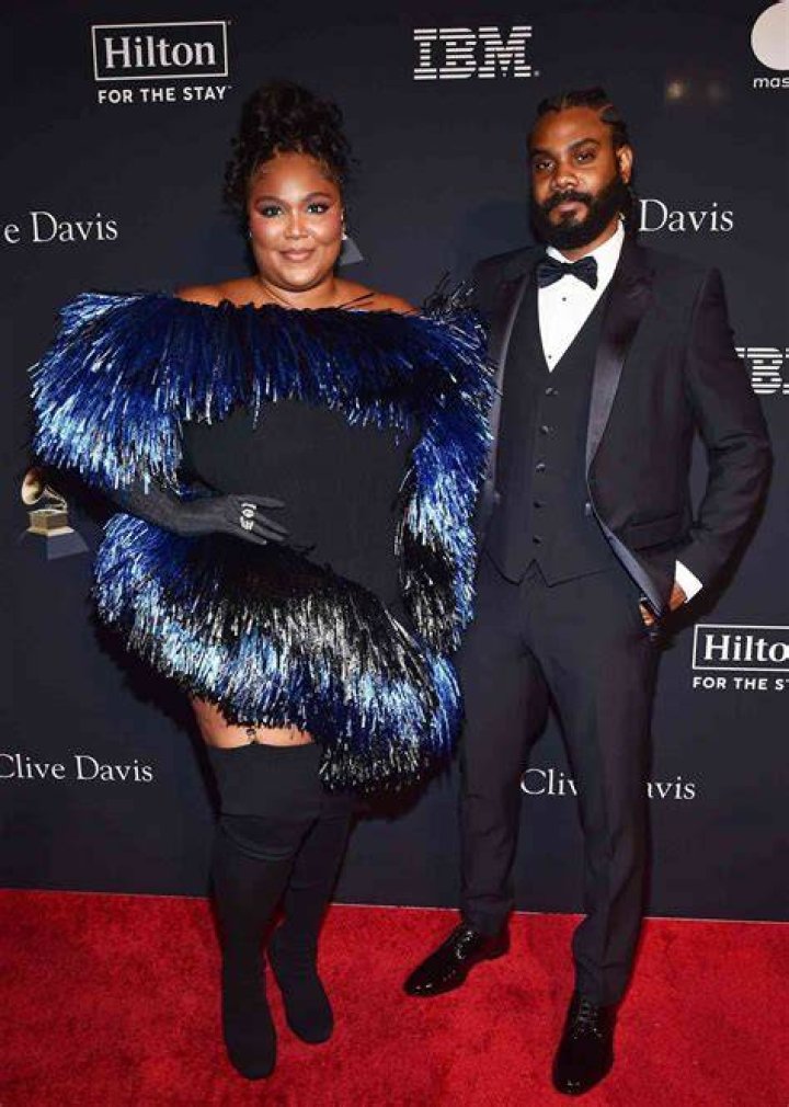 Lizzo Wants to See Photos of BF Myke Wright at Shows &mdash; Not Chris Evans