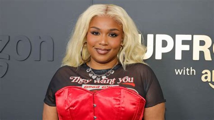 Lizzo's A SelfProclaimed 'MultiEmpire Mogul' With A 12M Net Worth