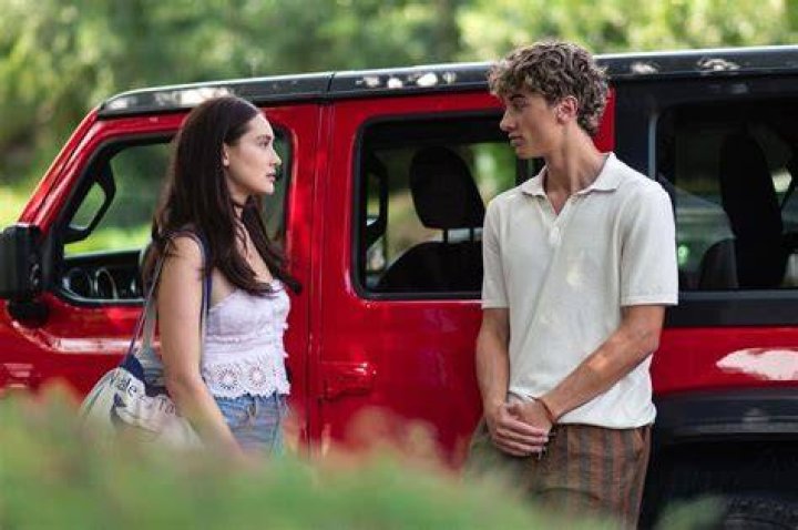 Lola Tung Boyfriend Is She Dating Co Star Gavin Casalegno?