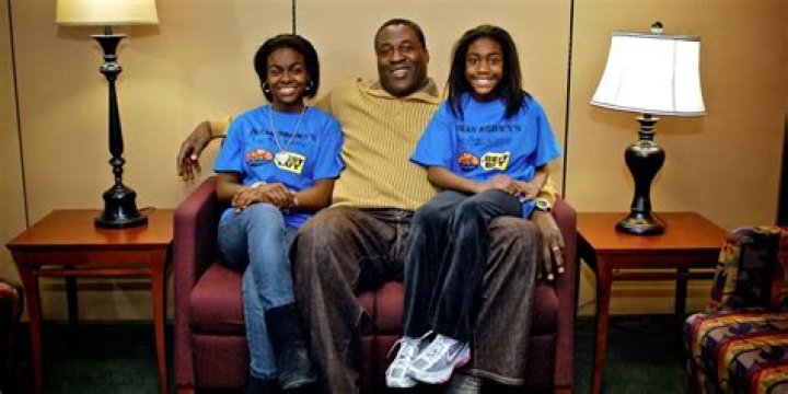 Lomas Brown Jr. Net Worth December 2022, Salary, Age, Siblings, Bio